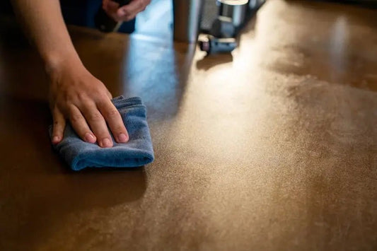 Jak funguje nízkovlhkostní zapouzdřovací sprej na koberce - Izyclean