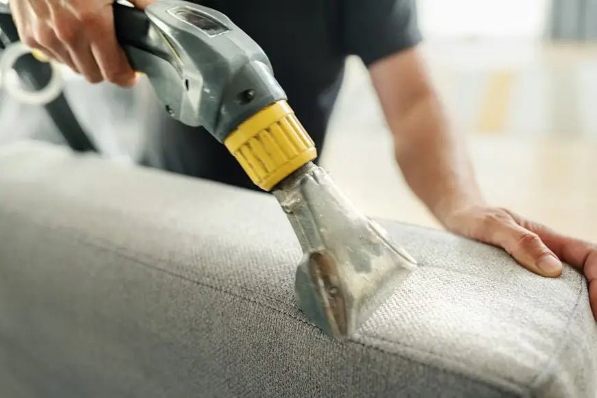 Jaké jsou nejlepší produkty pro profesionální odstraňování skvrn z čalouněného nábytku? - Izyclean